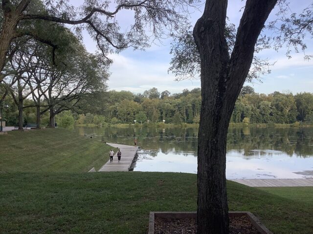 Lake_Kittamaqundi_in_Columbia,_Maryland